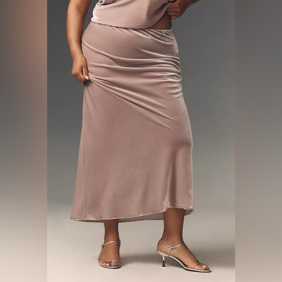 NWT! Anthropologie The Tilda Maxi Slip Skirt: Velvet Edition ☀️🥅 - Picture 6 of 10